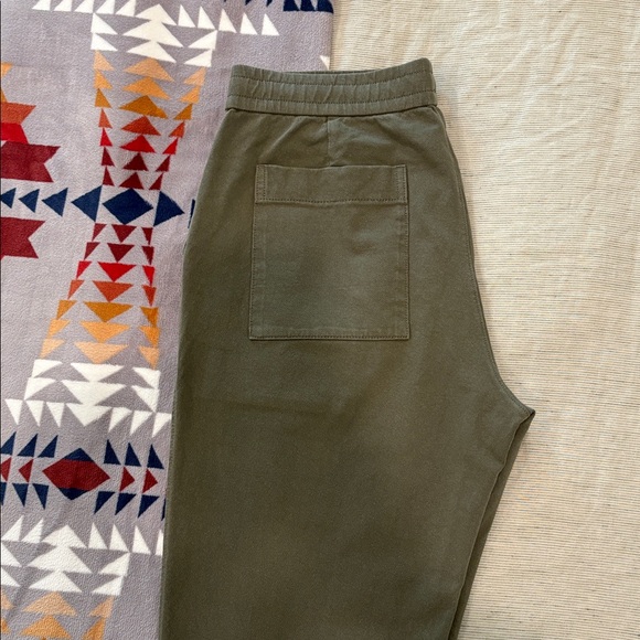Uniqlo - Olive Green Casual Pants - Picture 1 of 4